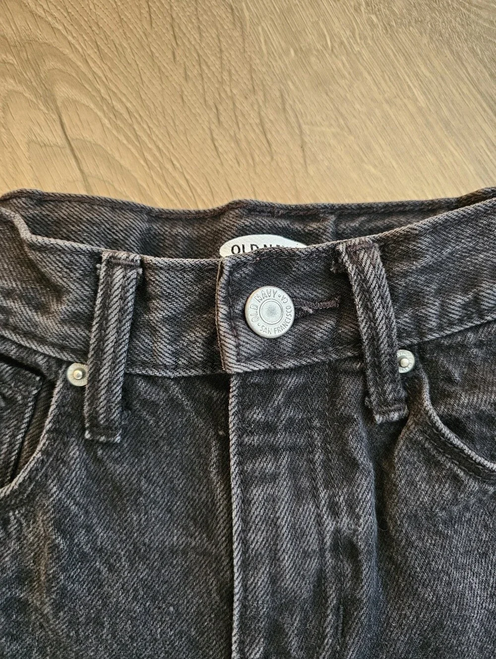 Old Navy Black Distressed High-Rise Jean Shorts Size 10